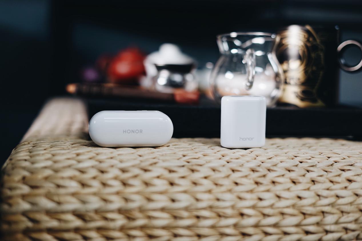 荣耀蓝牙耳机flypods3京东卖200多,荣耀耳机flypods青春版试用测评