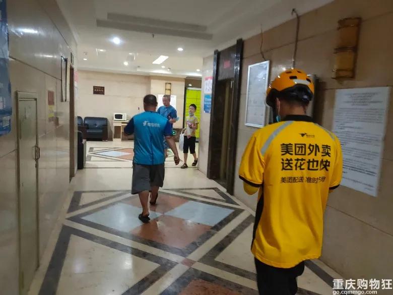 外卖小哥一天跑单13小时真实收入,月入过万外卖小哥工作多少个小时