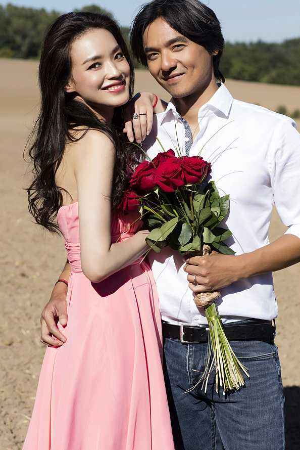 性感女神舒淇情史混乱，因拍大尺度片遭男方家长嫌弃终遇老实人