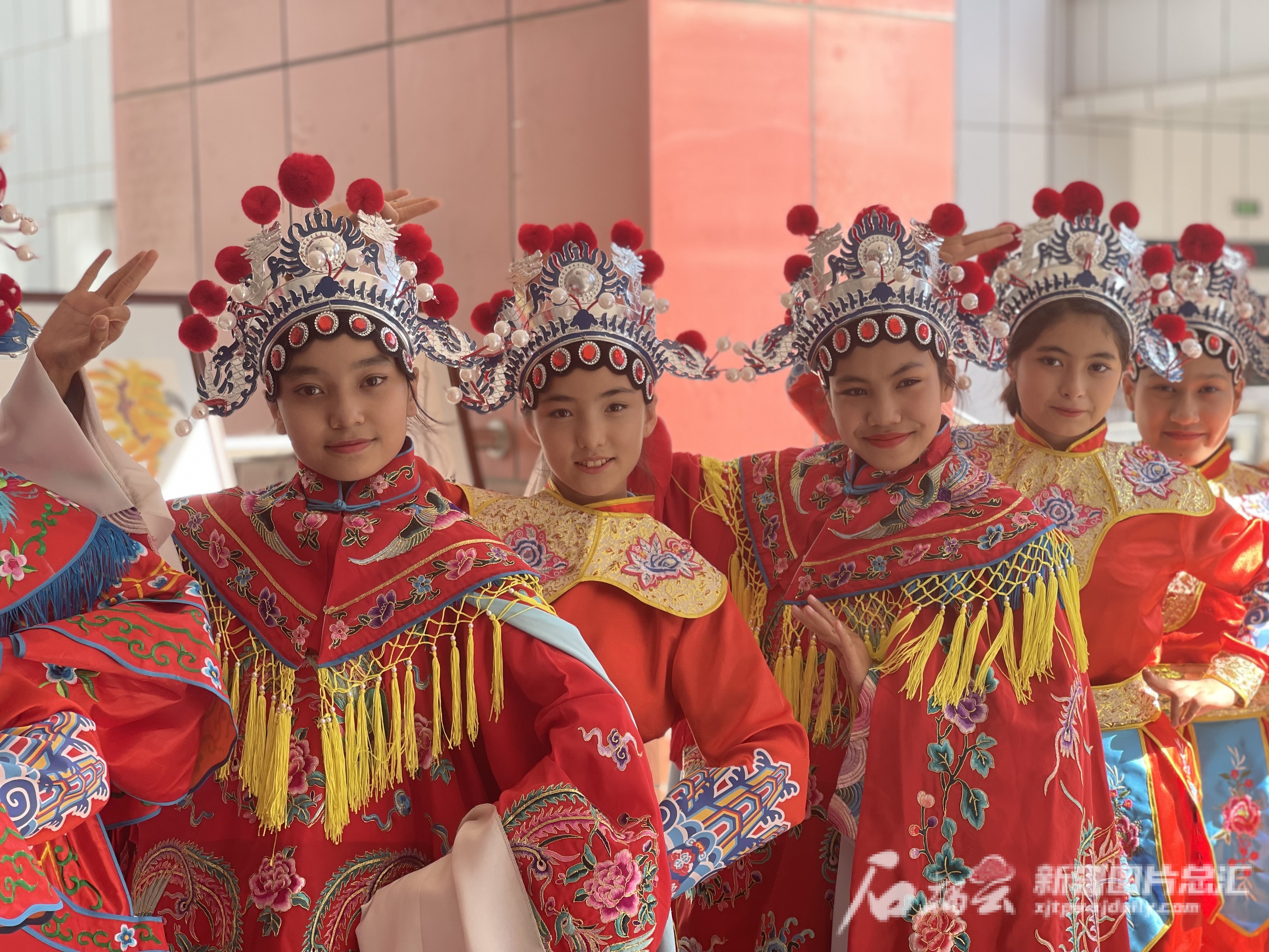 小天晨报丨中国农民丰收节专场活动在吐鲁番市举办；*疆新**品牌消费万里行走进杭州；精阿高速公路通车倒计时