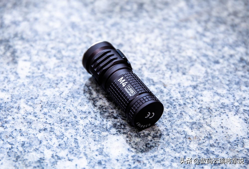 m4强光手电筒,真正的迷你强光手电筒太炫酷了