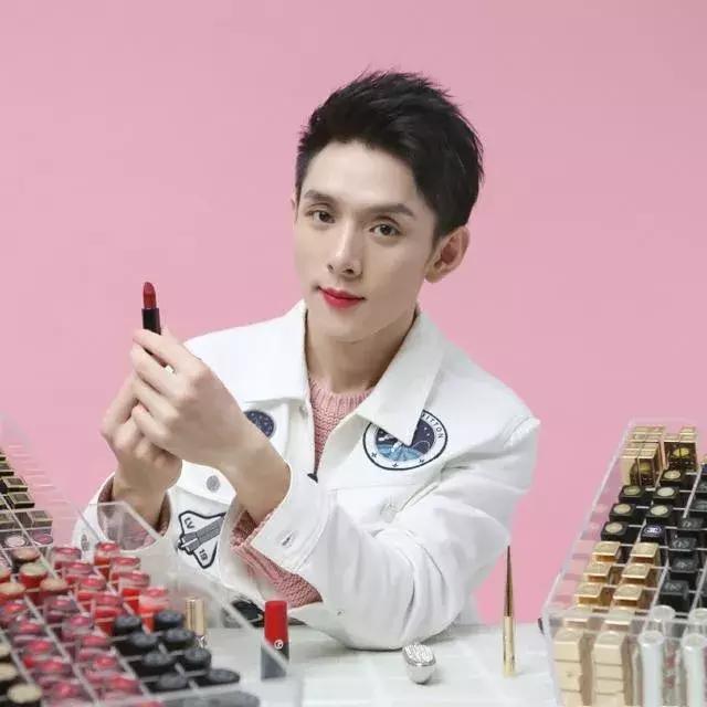 主播疯狂卖货,网红主播卖货最火爆套路