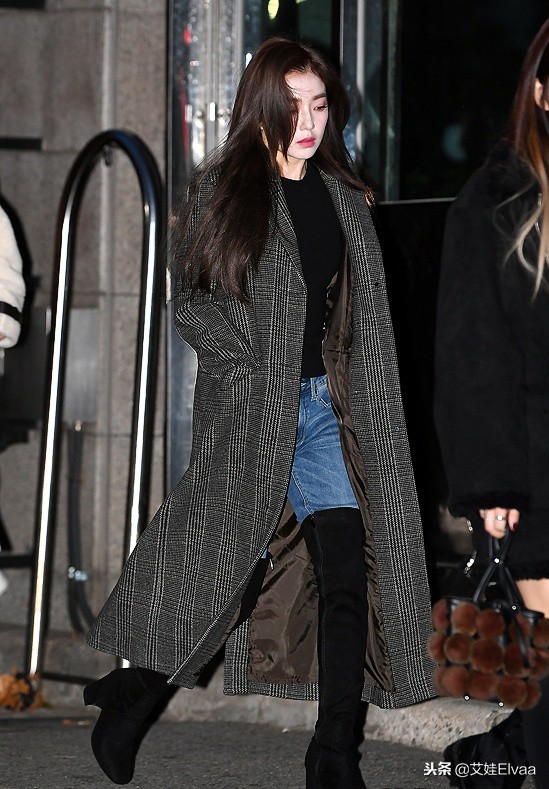 裴珠泫这是什么神颜值？简单大衣配靴子，灰色美瞳超迷离，太美了