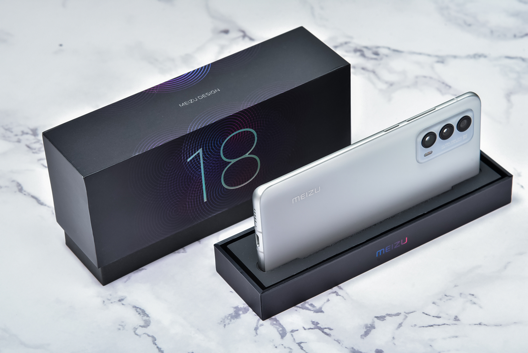 为什么魅族18要称之为小屏旗舰,魅族最后的小屏旗舰魅族18s