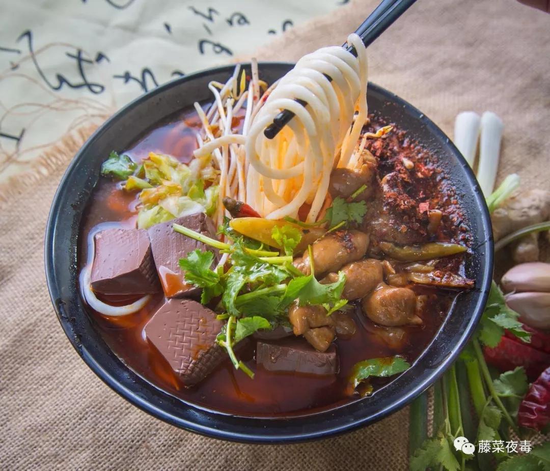 20年了，求精中学旁的大排粉你还记得吗？有一种幸福叫陪伴