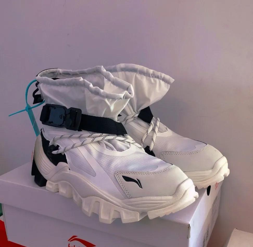 李宁几年前的走秀款！放现在也不过时