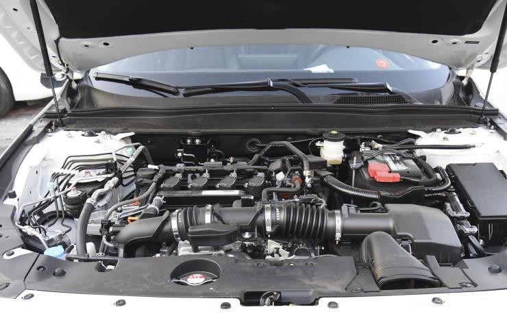 售价16.98-23.78万元的雅阁怎么选,十多万公里的18款雅阁值得买吗