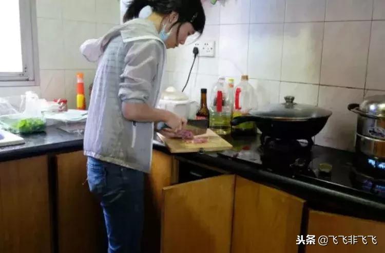 狠心妈妈扯掉病重儿子的氧气管，第二个孩子下不去手，不愿放弃