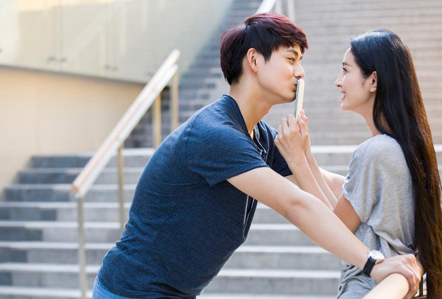 大学里的“私下交易”，看似方便了生活，实际可能耽误自己的未来