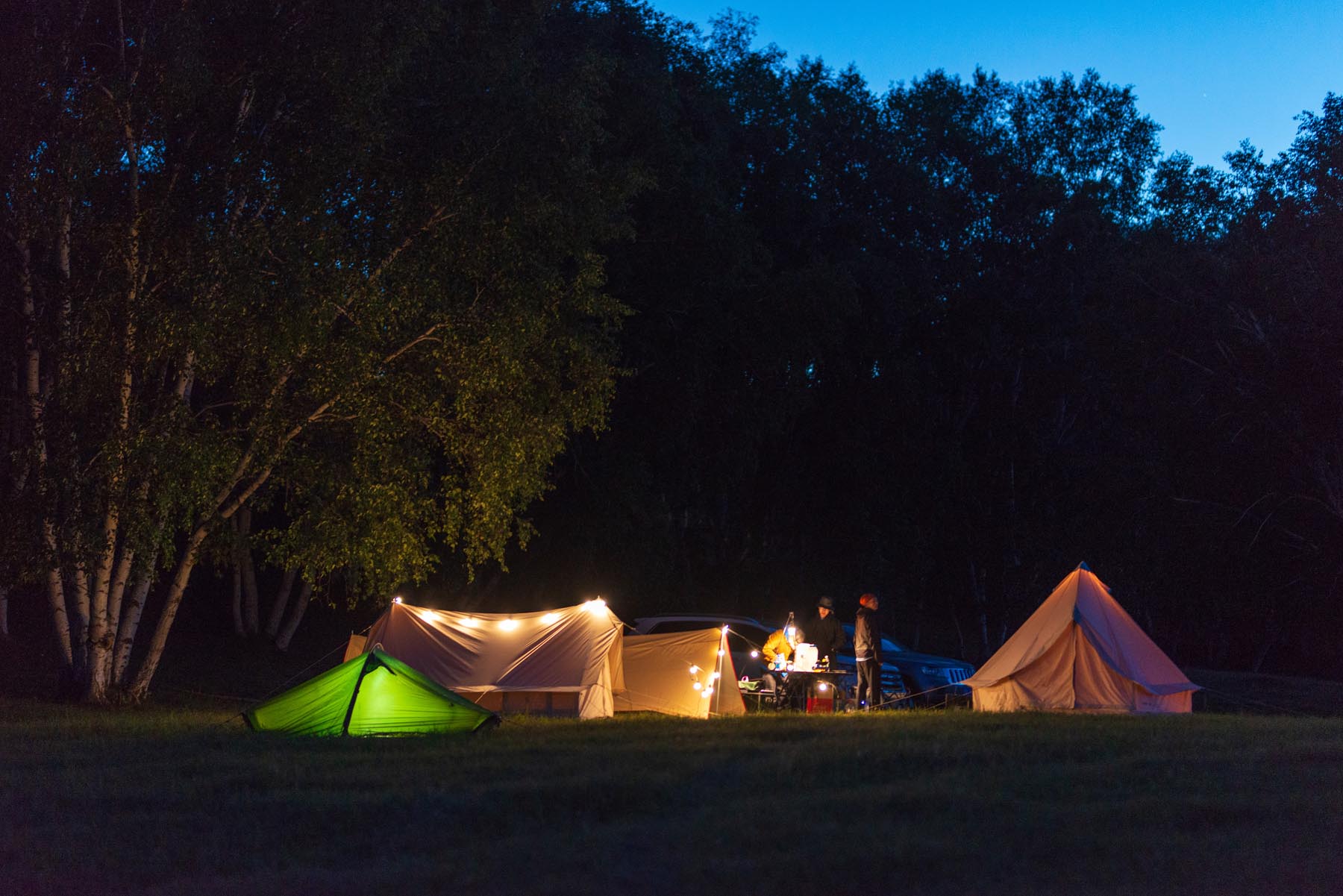 拥有这21件高颜值户外装备，让我们的草原野餐会像家里般优雅