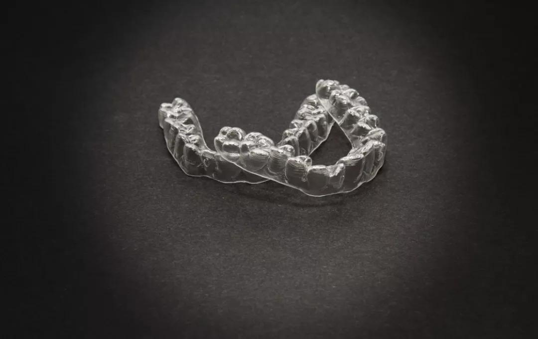 隐形牙套和透明保持器的区别,牙齿保持器和隐形牙套的区别
