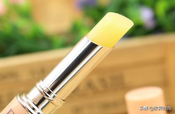 唇膏大翻车!小蜜媞、小蓝罐被检出违禁物,凡士林含矿物油