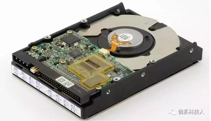 电脑硬盘都有些什么接口,2003年电脑硬盘属于哪种接口