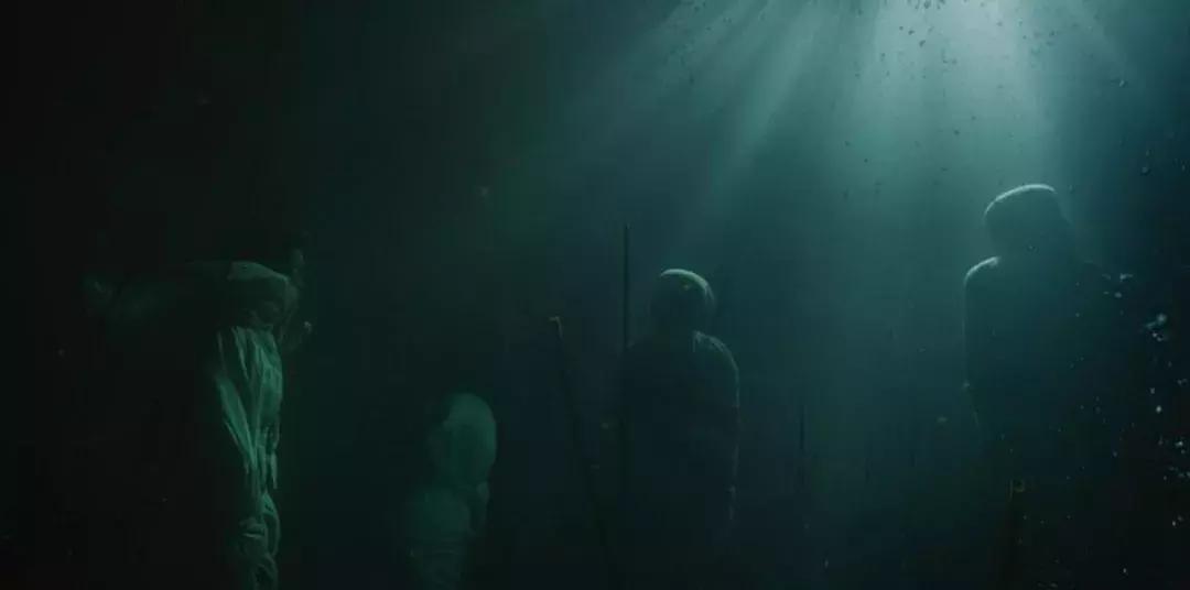 美剧打僵尸片段,前几年有个特别火的僵尸美剧