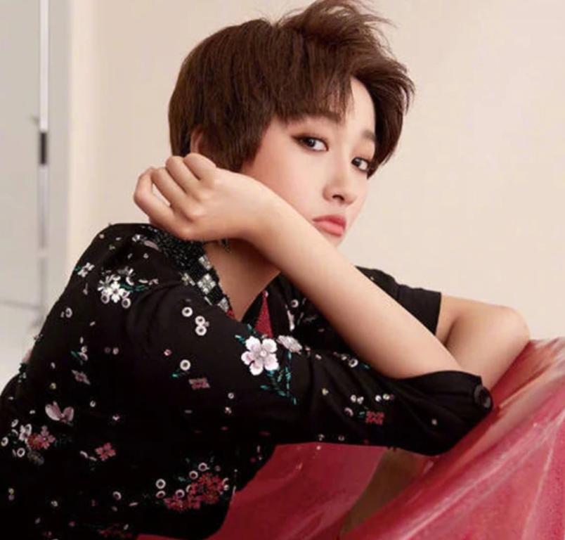 宋祖儿佟丽娅造型,佟丽娅和宋祖儿同款短发