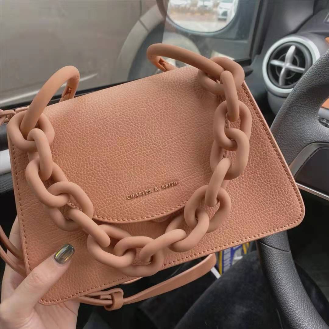 小ck显嫩的包包,小ck2020年最火包包报价