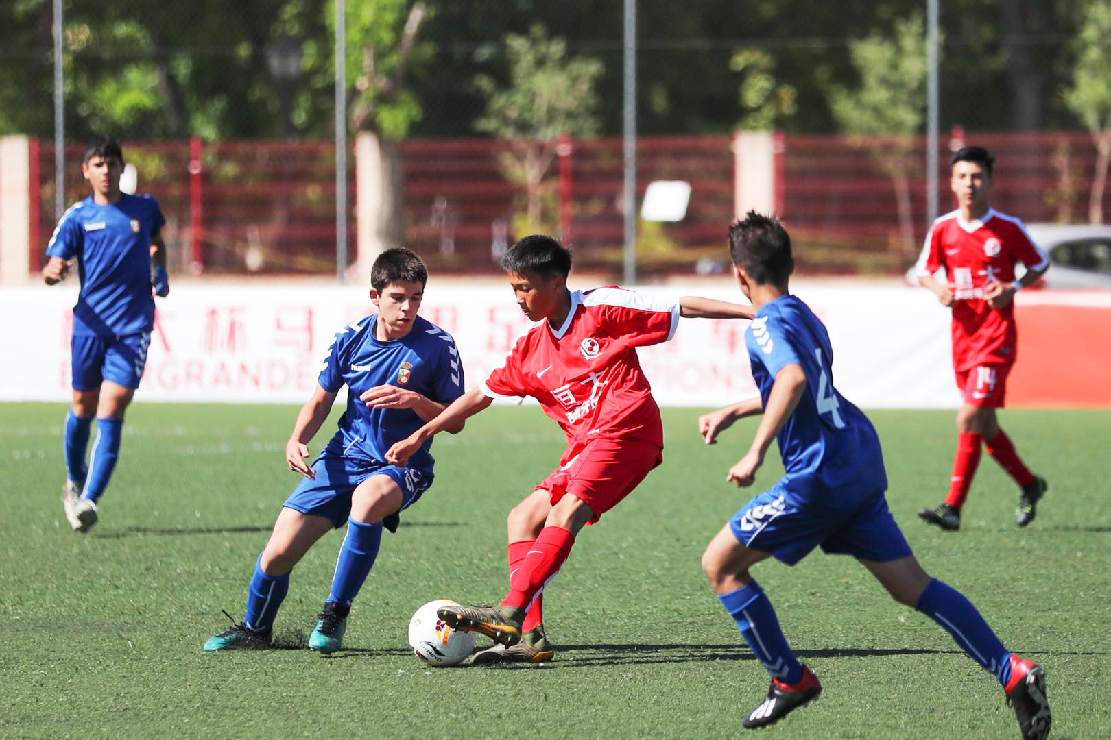 许家印创造广州恒大足球王朝,许家印足球梦原图