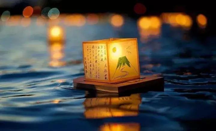 中秋节由来的实践成果和表达形式,中秋节的由来和传说故事简短50字