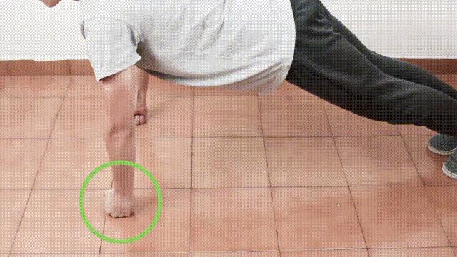 怎样练习手腕的力量视频,一个动作教你增加手腕力量