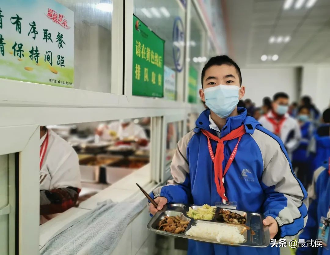 孩子开学生活步入正轨视频,开学后的校园生活