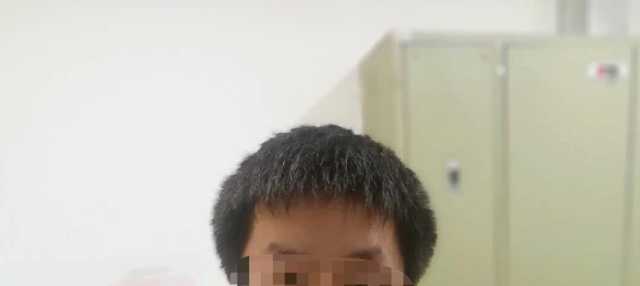 男生头发两侧炸毛一招完美解决,头发两侧炸毛软化还是服帖好