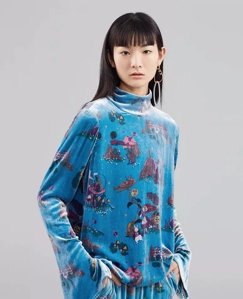 “我要花光我的工资买丝绒”x3遍