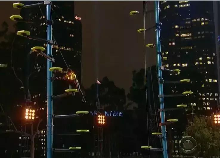 突破5层楼高厚重混凝土、1000磅的墙壁...欧美五大闯关综艺盘点！