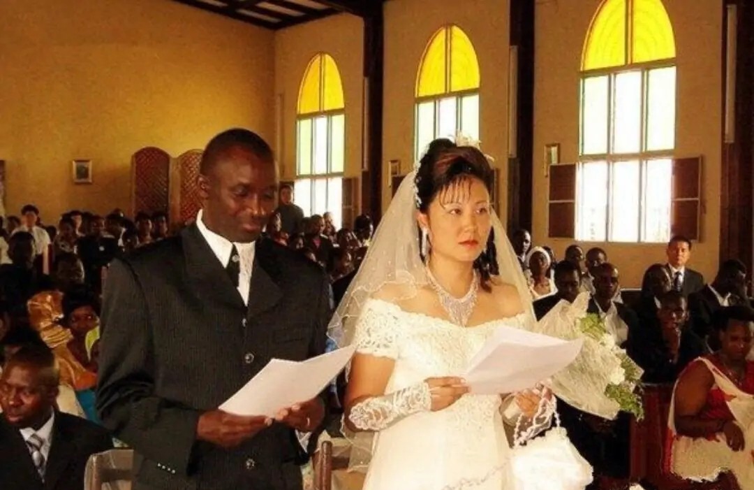 一个女生爱上了黑人，父母不同意，你能接受孩子和黑人谈恋爱吗？