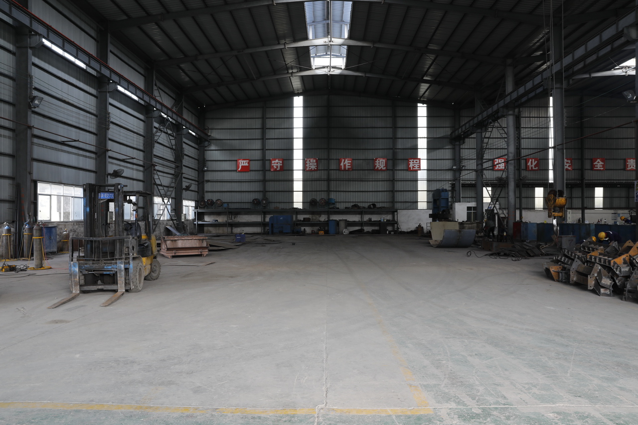 湖北险峰机器厂历史,险峰机器厂简介