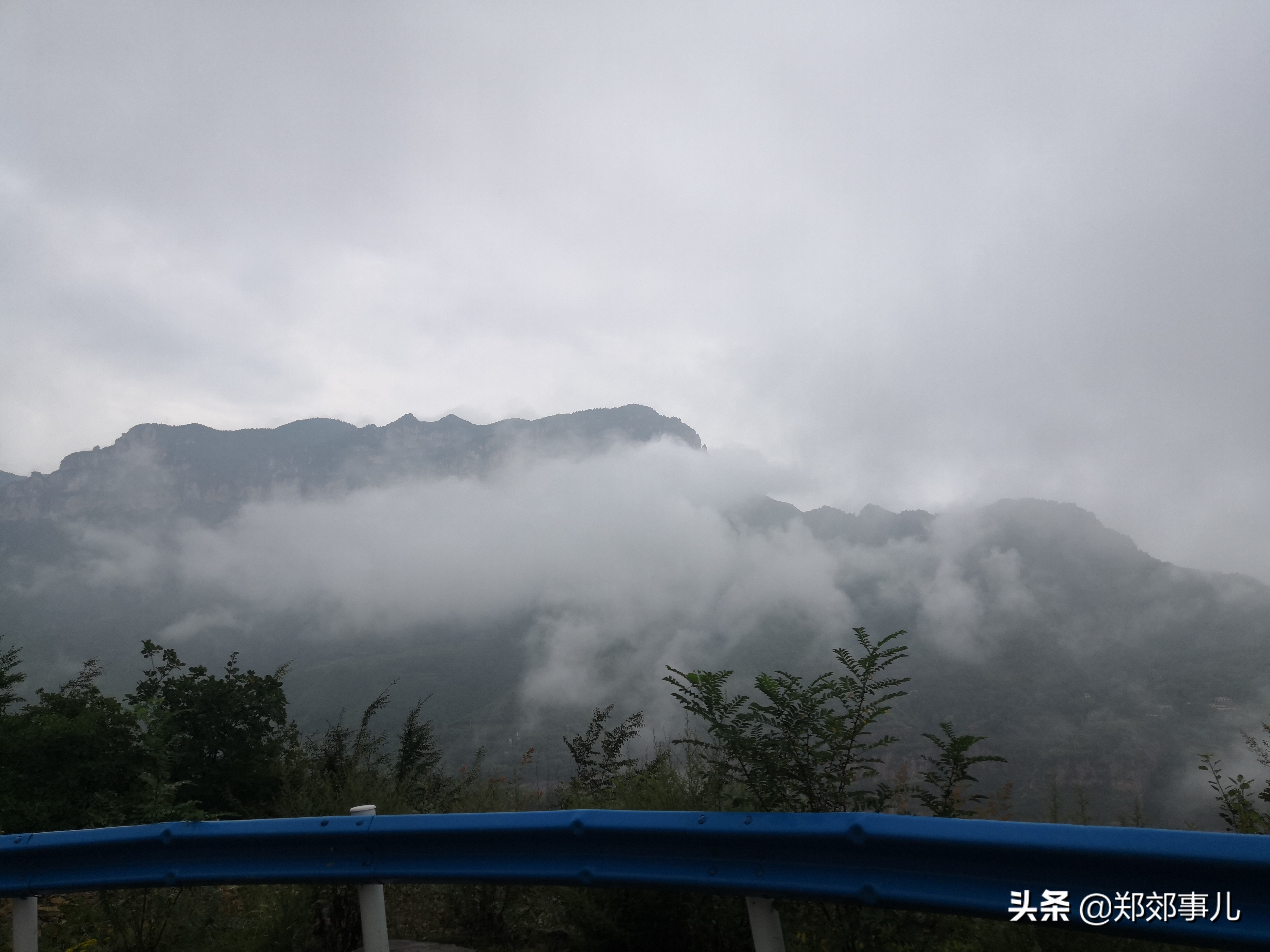 途径林州冰冰背，30元门票，还要出钱租大衣，出来人说就一洞别去