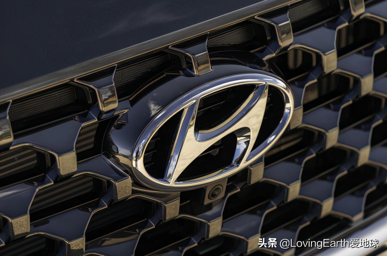 全新现代圣达菲2024款,2013年现代圣达菲2.0手动多少油耗