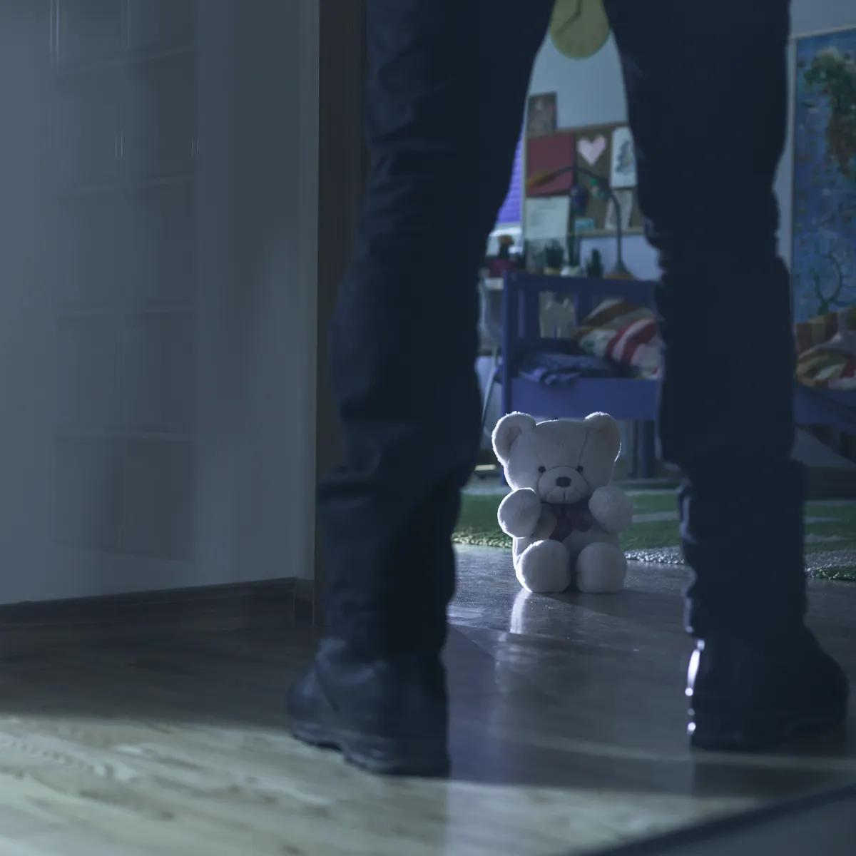 疯了！美国家长想和亲生孩子结婚，推*伦乱**合法化，竟然还有支持者