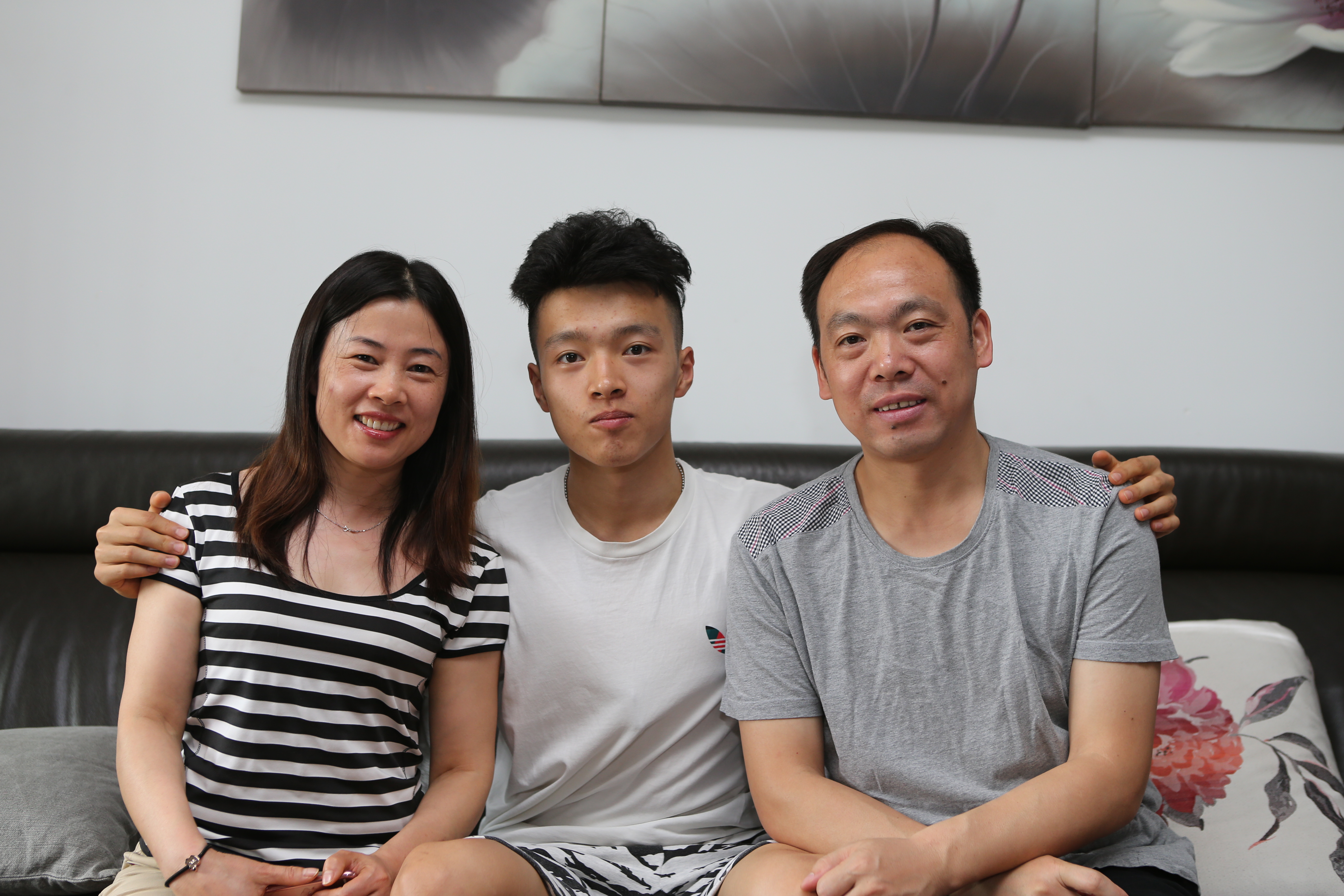 《高考系列》走进大*子唐**弟向远方家庭