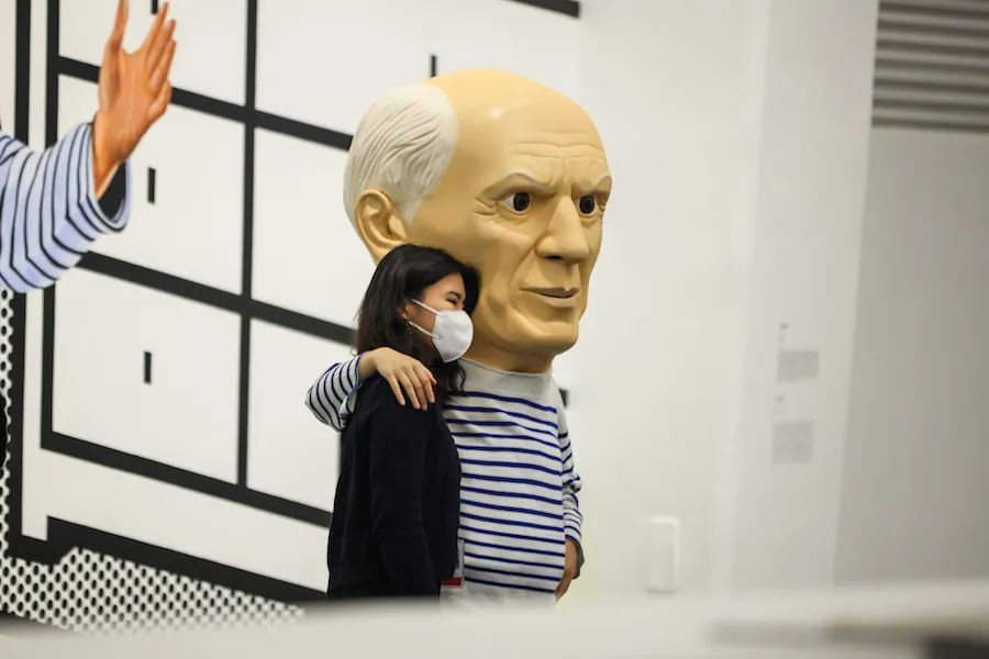 艺术家卡特兰什么实力,卡特兰把一根香蕉粘在墙上