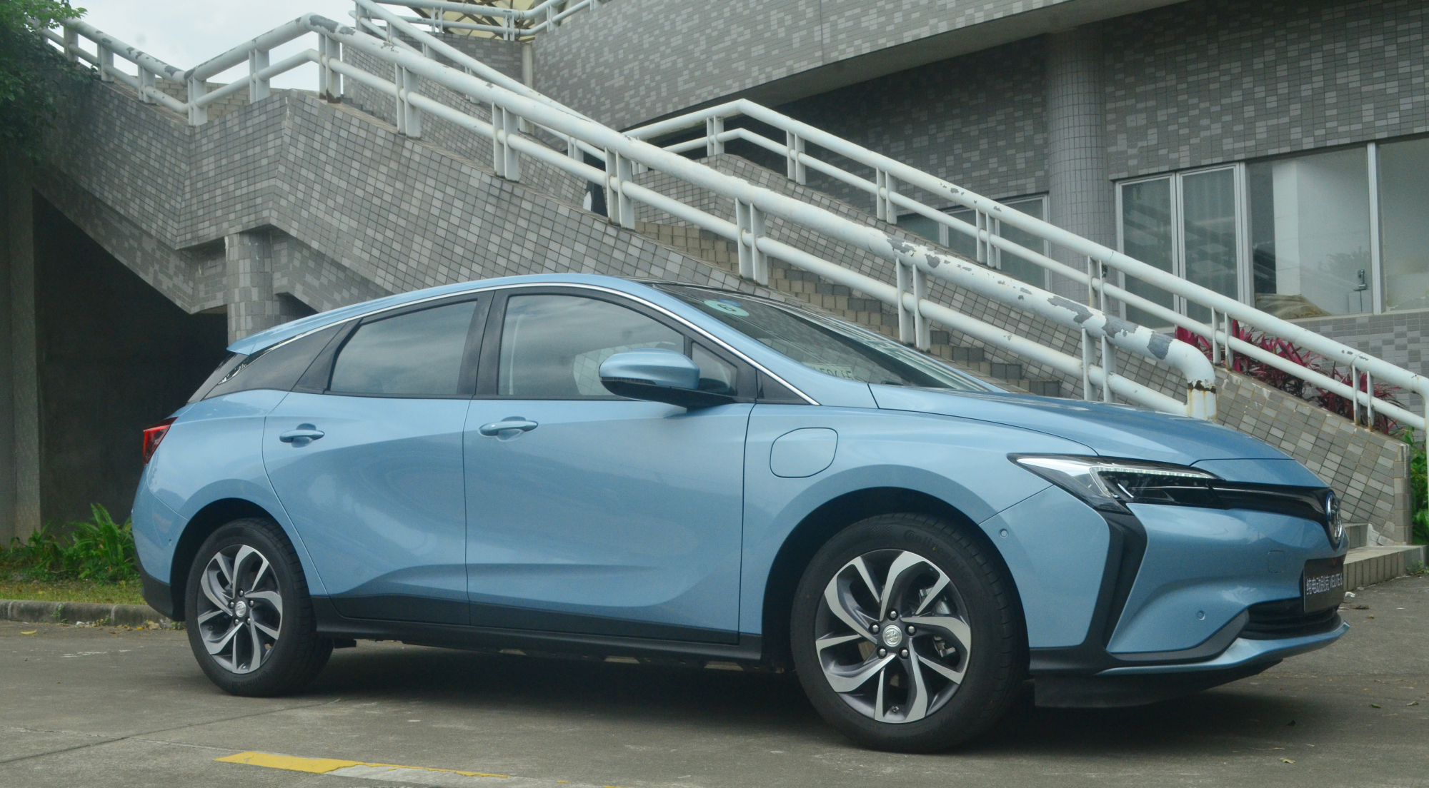 科技感满满别克velite6看车记,最近大热的混合动力别克velite6