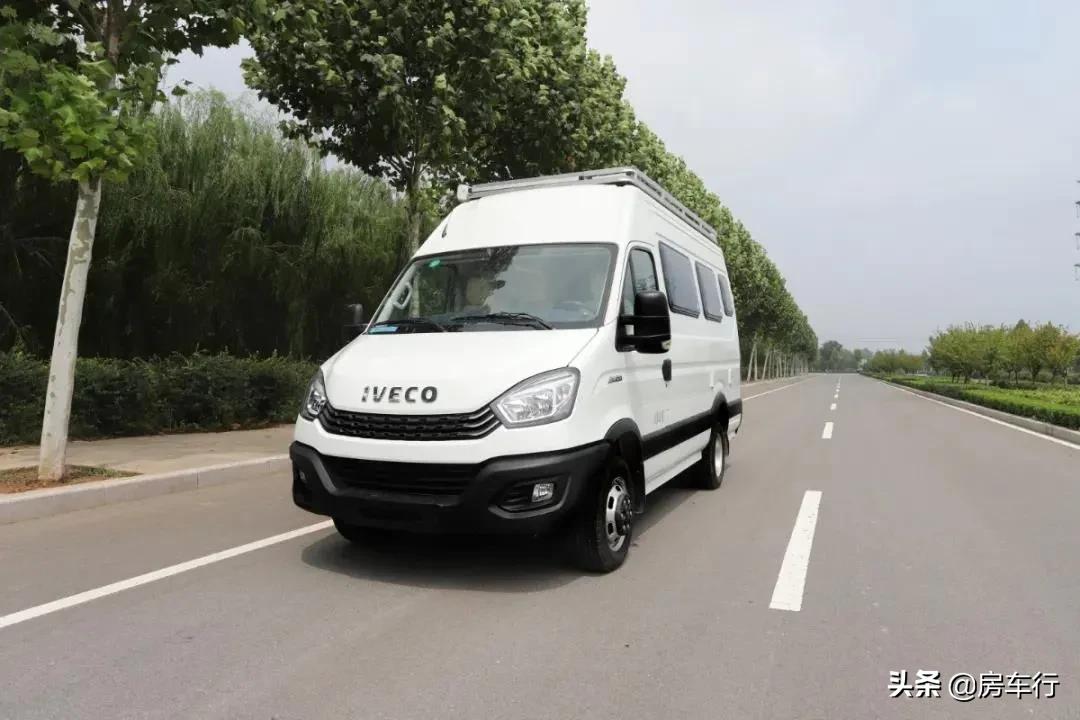 飞翔依维柯房车b型后厨卫,飞翔依维柯b型房车