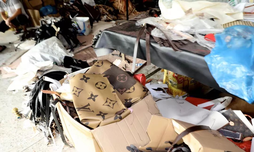 2580元假围巾,几千块钱的围巾骗局