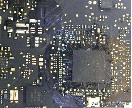 a2338苹果笔记本进水不开机维修,苹果a1502进水不开机