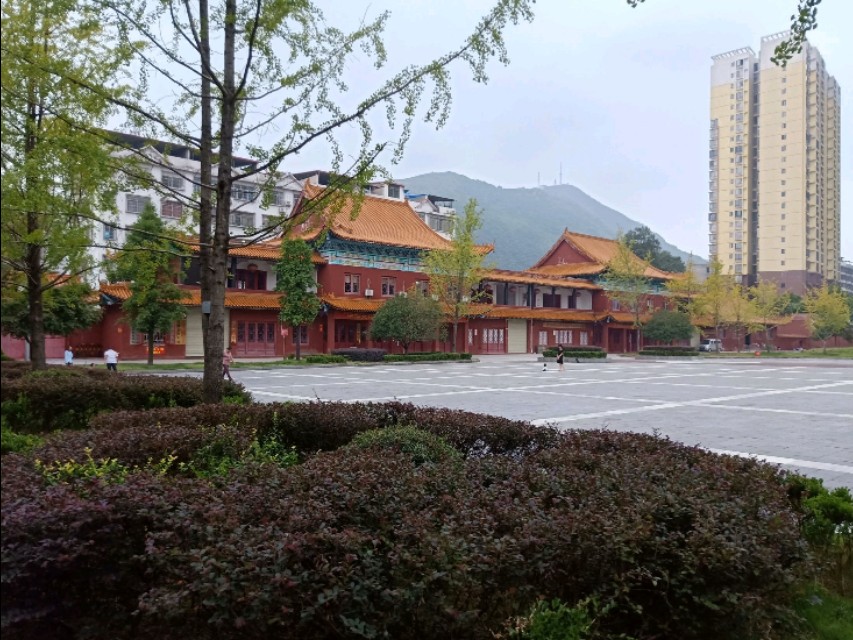 夜幕下的清泉寺,夜幕下的湛山寺