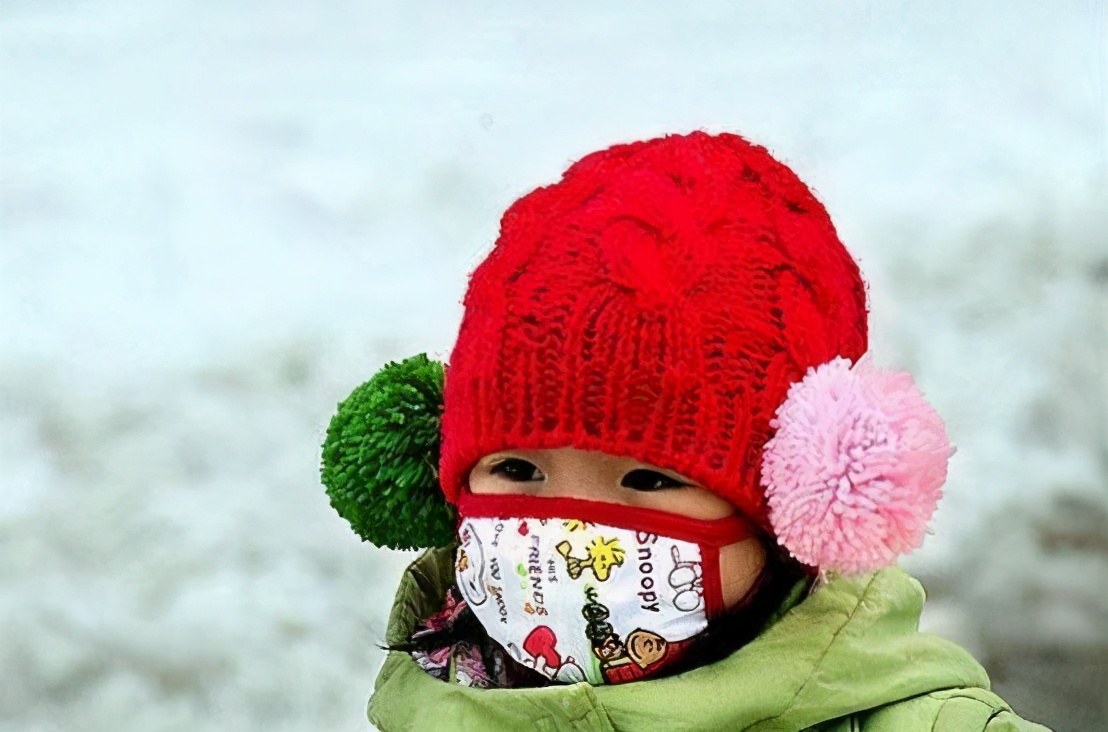 宝宝穿衣服盖被温度,新生儿不容易着凉的被子