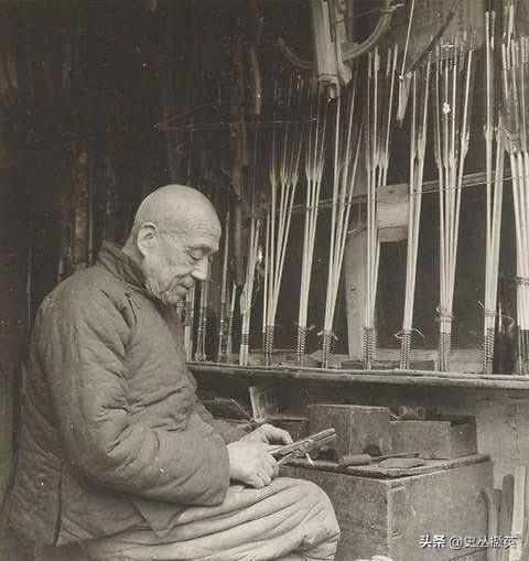 清朝人射箭老照片图文,清朝之前的弓箭制作过程