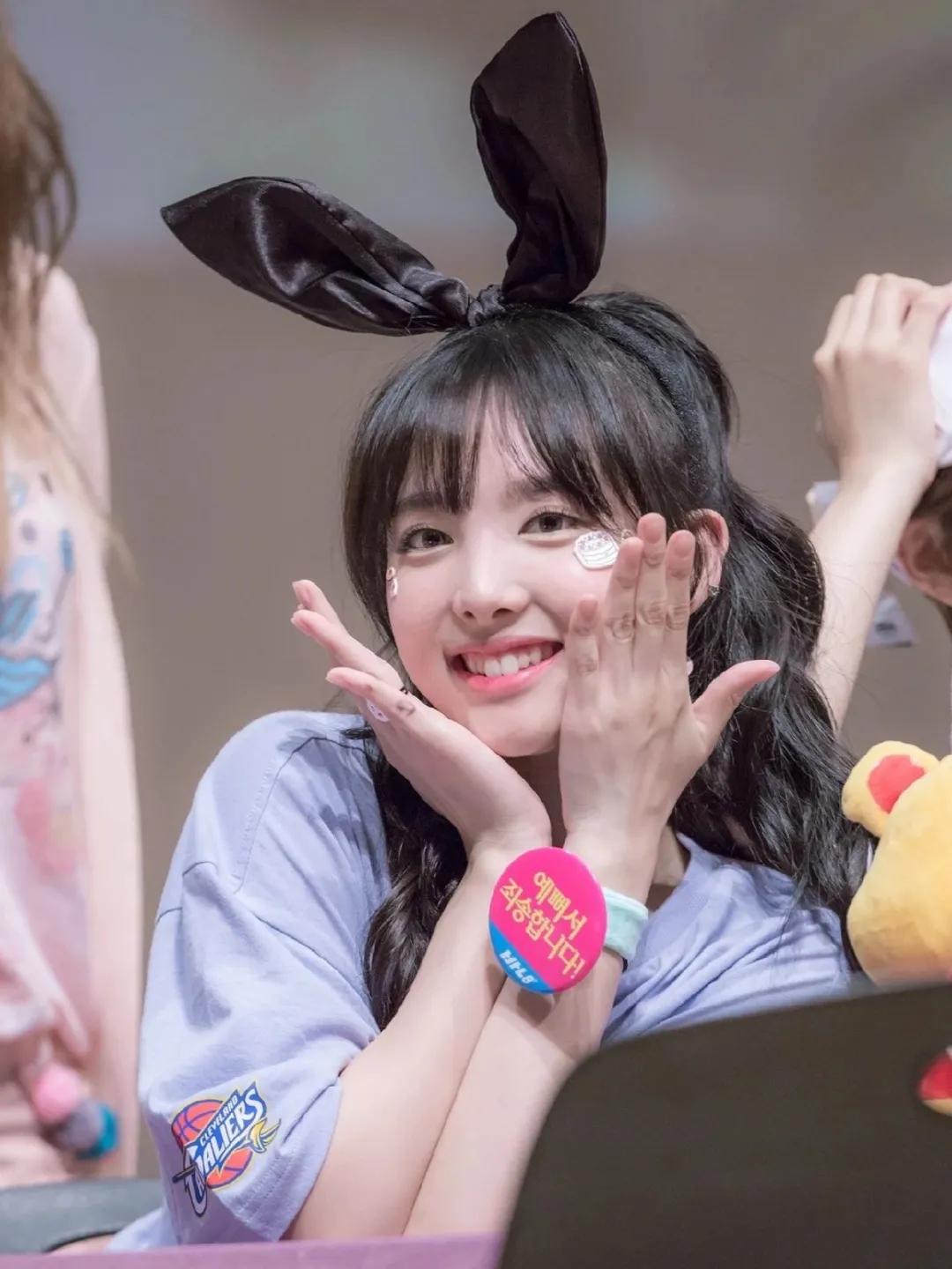 现在流行圆脸还是瓜子脸,现在是流行瓜子脸还是圆脸