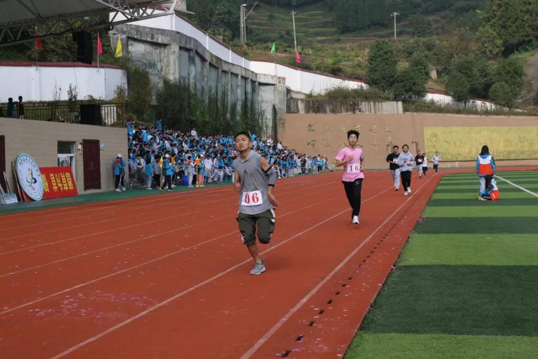 向日葵、比卡丘,嗨翻桐梓这些学校