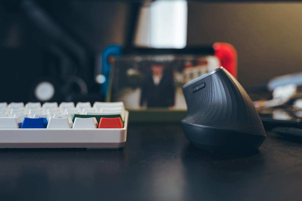 罗技鼠标g325评测,罗技鼠标mxvertical测评