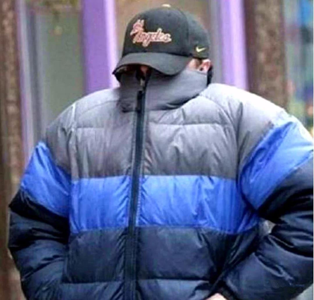 冬季奶黄色羽绒服穿搭,潮人怎样穿衣服