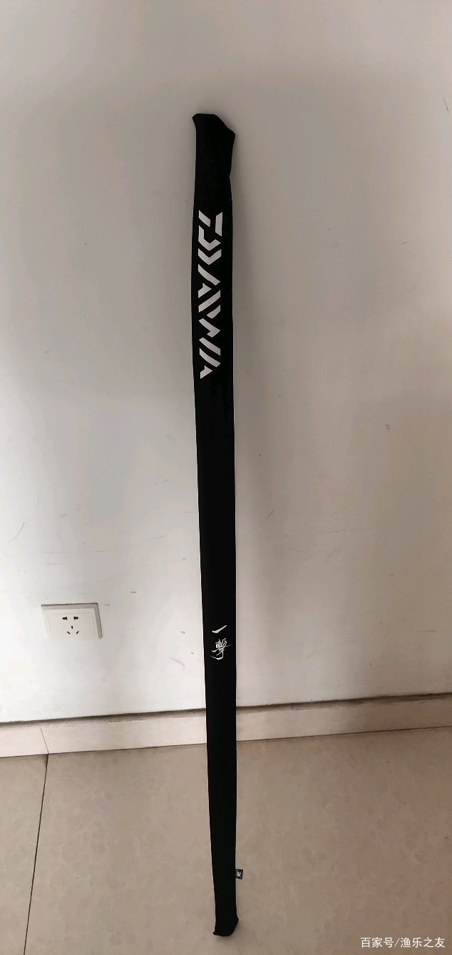 十几元的达瓦鱼竿 (达瓦鱼竿30元鱼竿推荐)