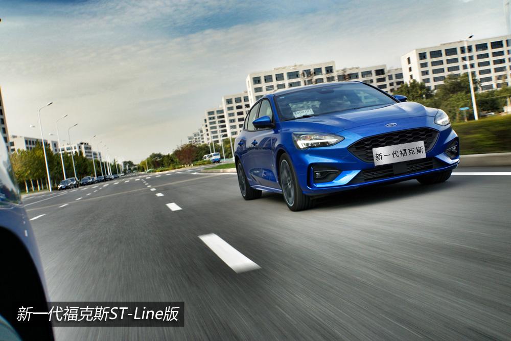 12年的朗逸和12年的福克斯哪个好,福克斯和大众朗逸哪个比较省油