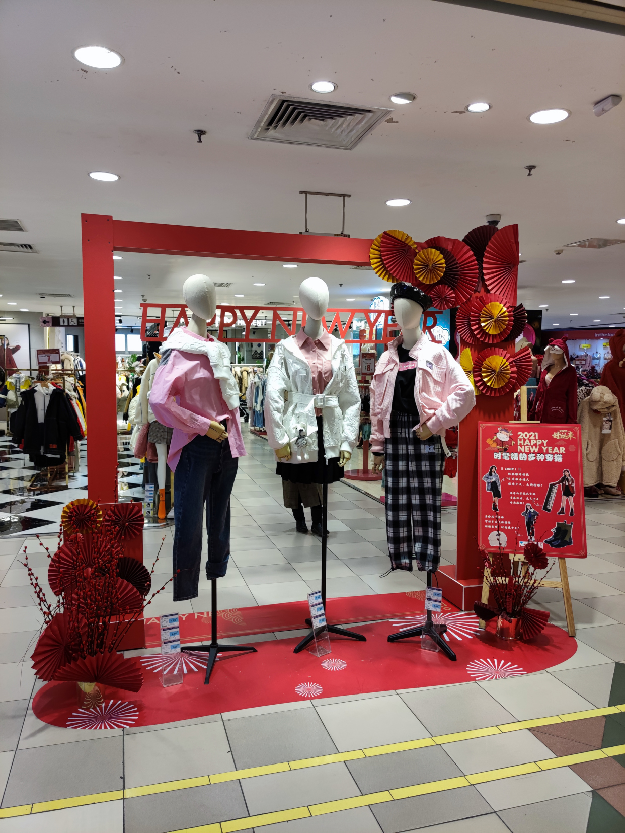 成都春熙路送桶装纯净水,成都哪里可以免费买到纯净水