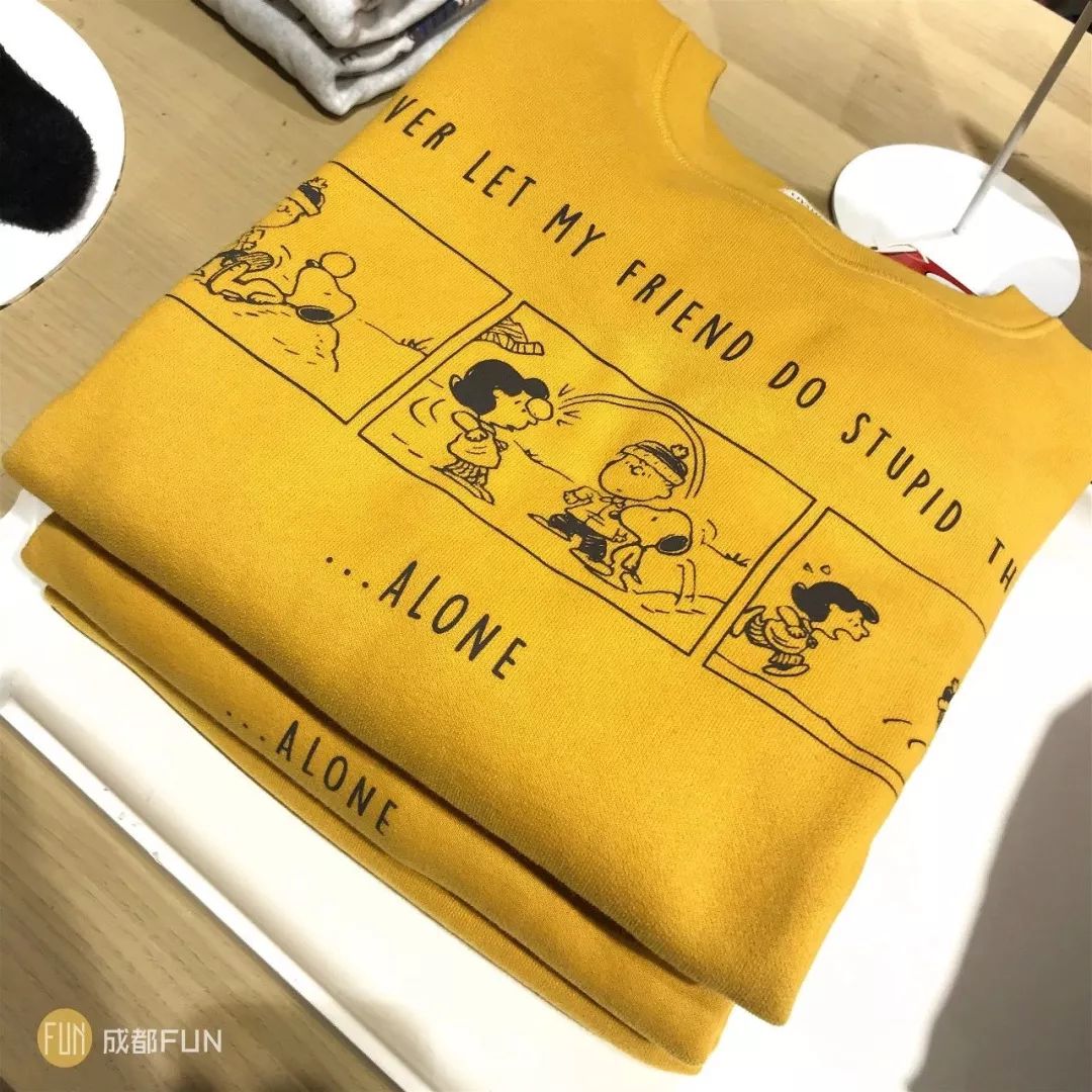 moschinohm合作款,hm和星际联名