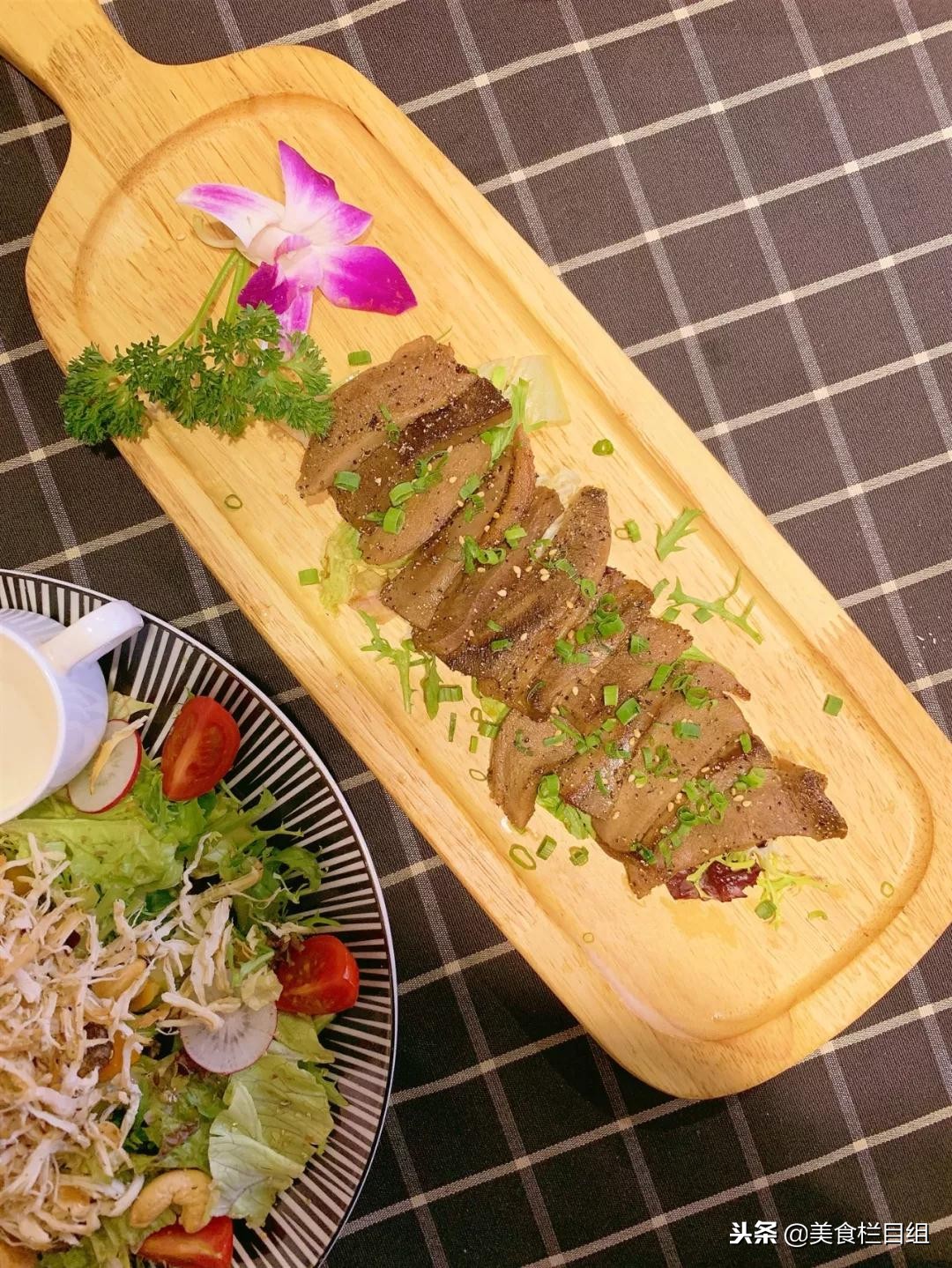 西康路上的龙虾plus！光路过就狂咽口水，可谓长春金字招牌！